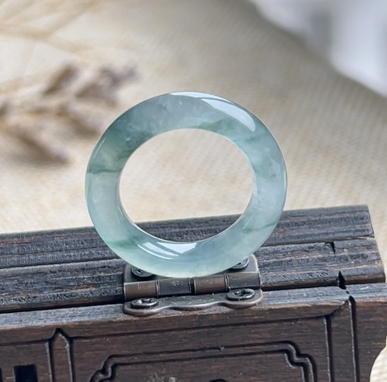 9.5号冰种飘蓝花翡翠戒指天然缅甸a货男女款素圈尾戒指圈指环戒圈