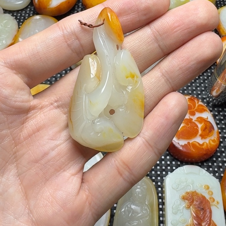 和田玉颈饰未镶嵌