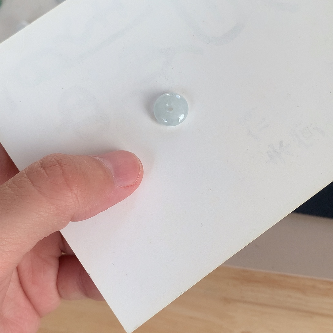 言***读翡翠未镶嵌颈饰扣