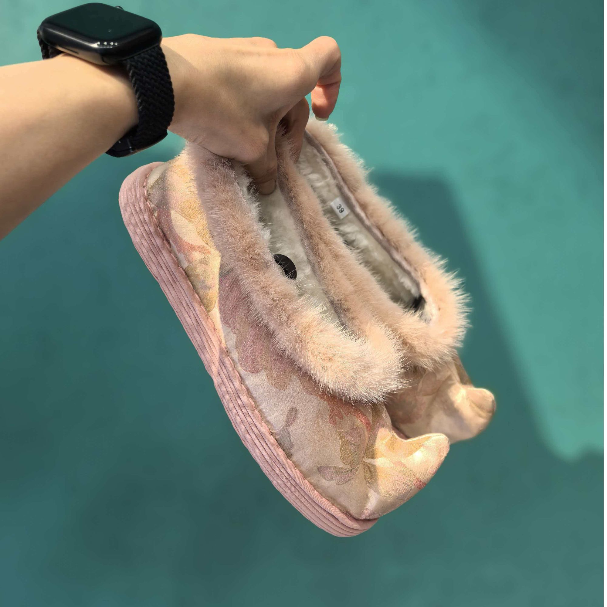 粉色梦幻皮毛一体手工厚底秋冬千层底布鞋舒适保暖软底加厚冬季