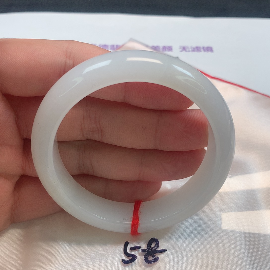 翡翠手镯未镶嵌308号