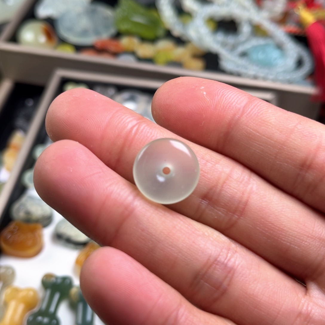 蛇纹石玉原石未镶嵌