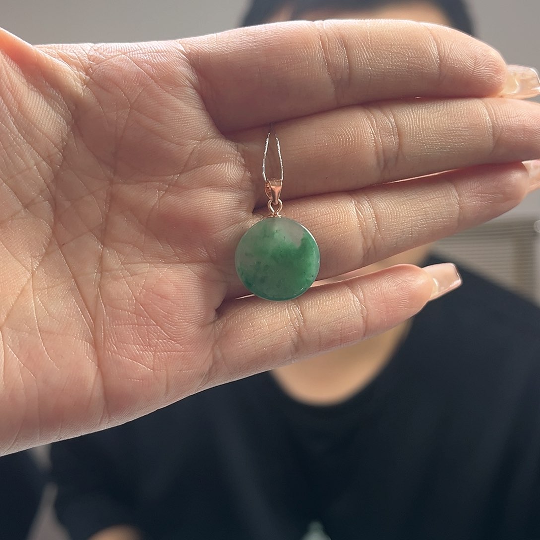 石英质玉颈饰合金