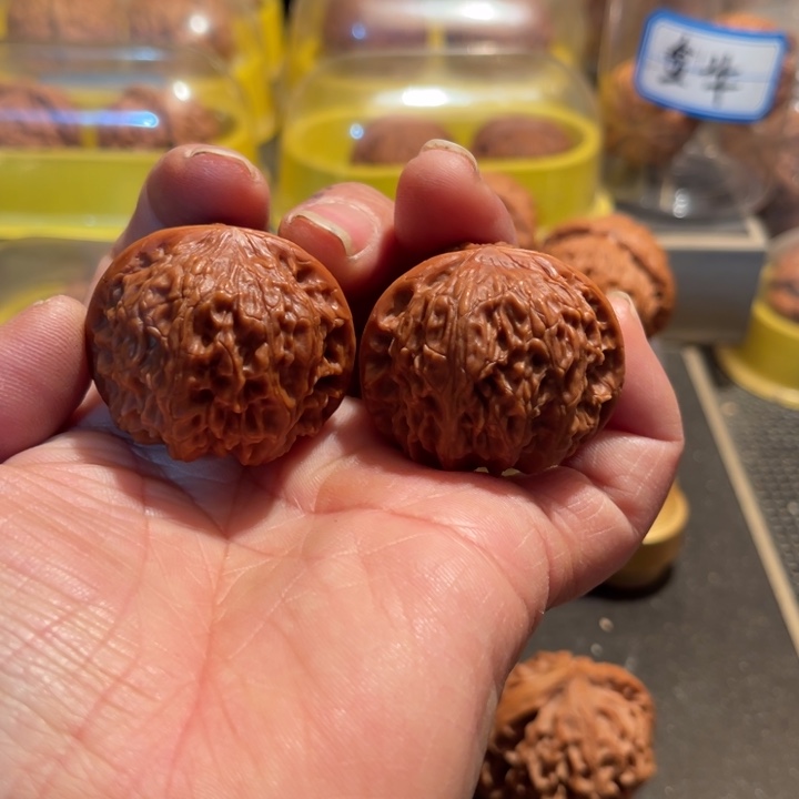 文玩核桃把件野生龙珠38