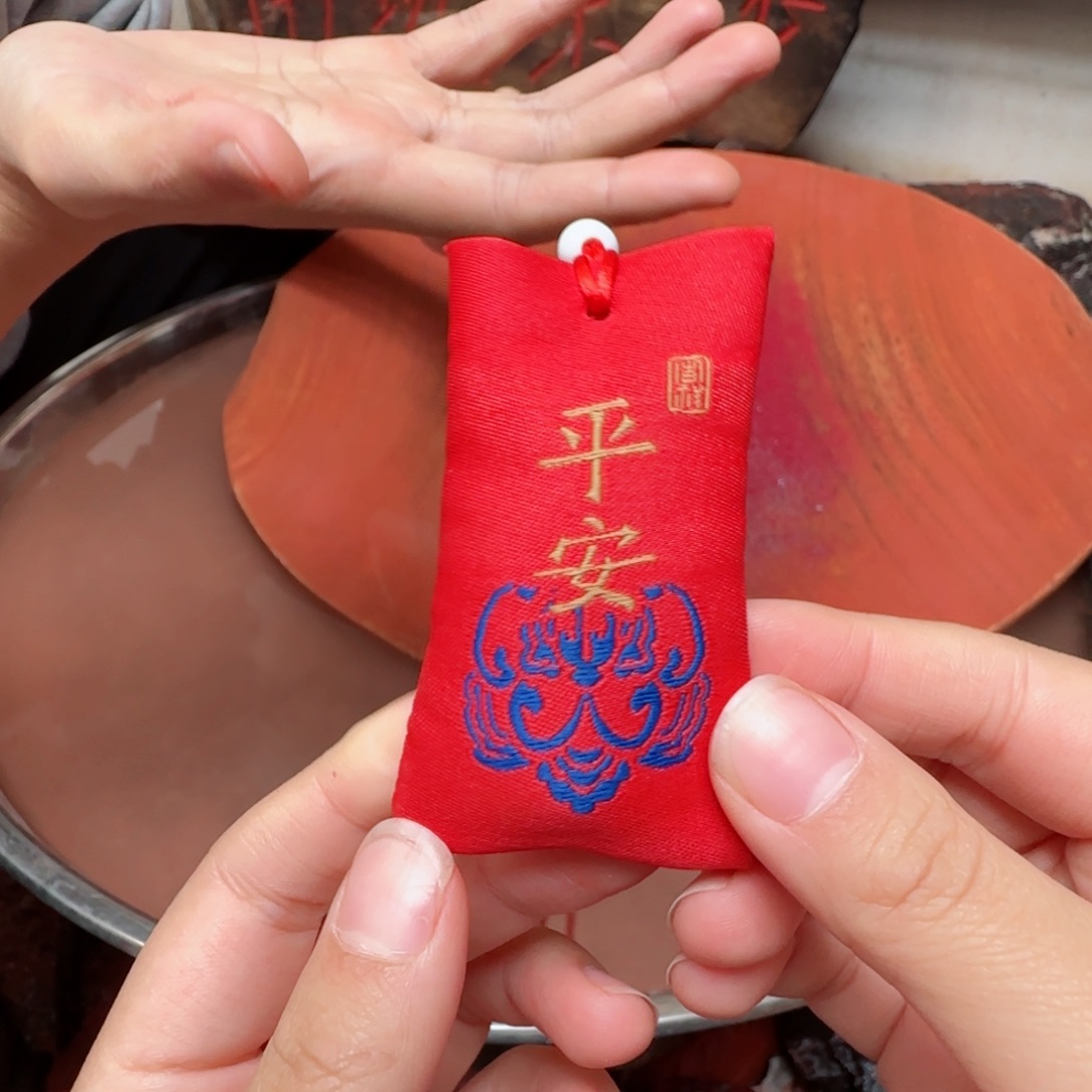 天然辰砂晶体细砂