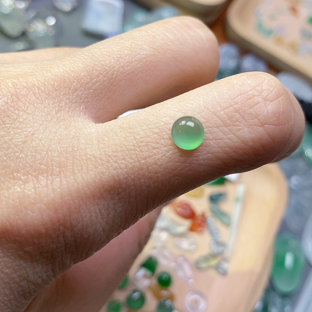 翡翠颈饰未镶嵌温*翡翠