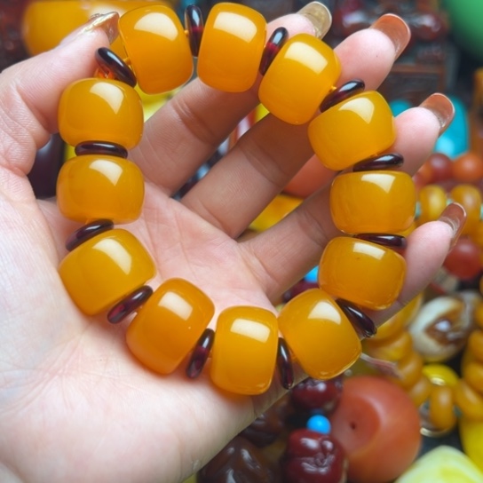 琥珀手串未镶嵌蜜蜡