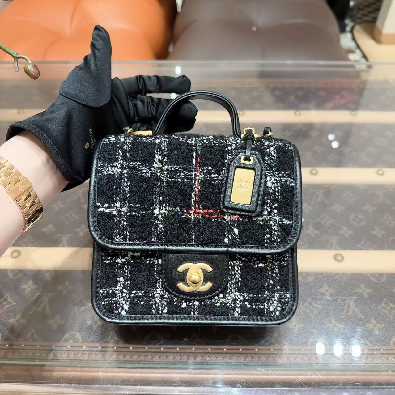 未使用 Chanel/香奈儿 22k黑金邮差毛呢链条包芯片款