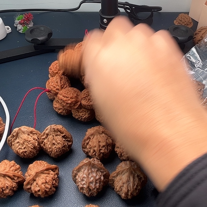 凯***凯文玩核桃吊坠秦岭核桃