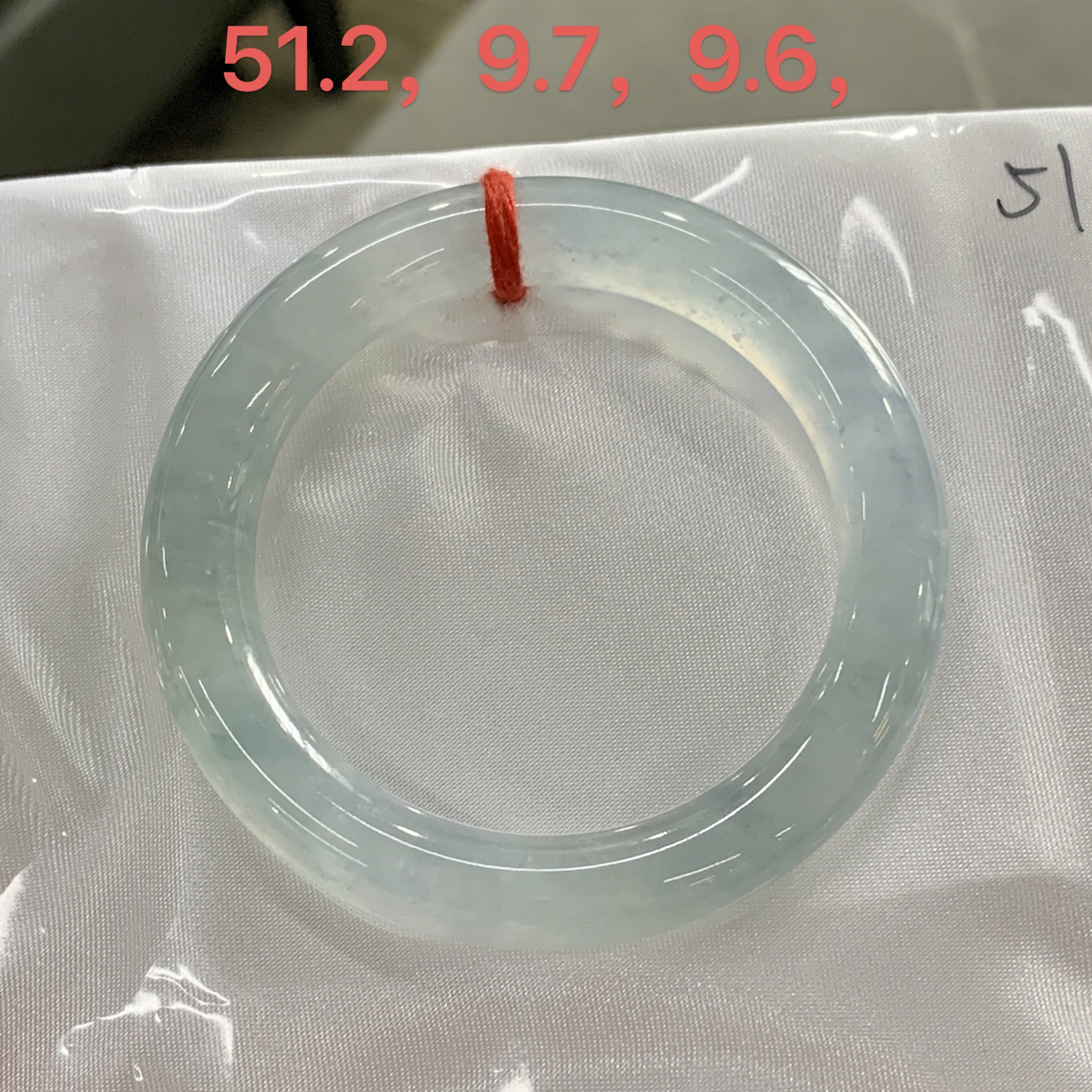 冰蓝翡翠手镯圆条