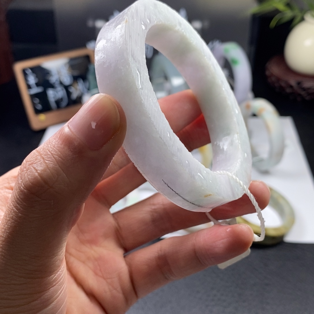 未镶嵌手镯定制翡翠