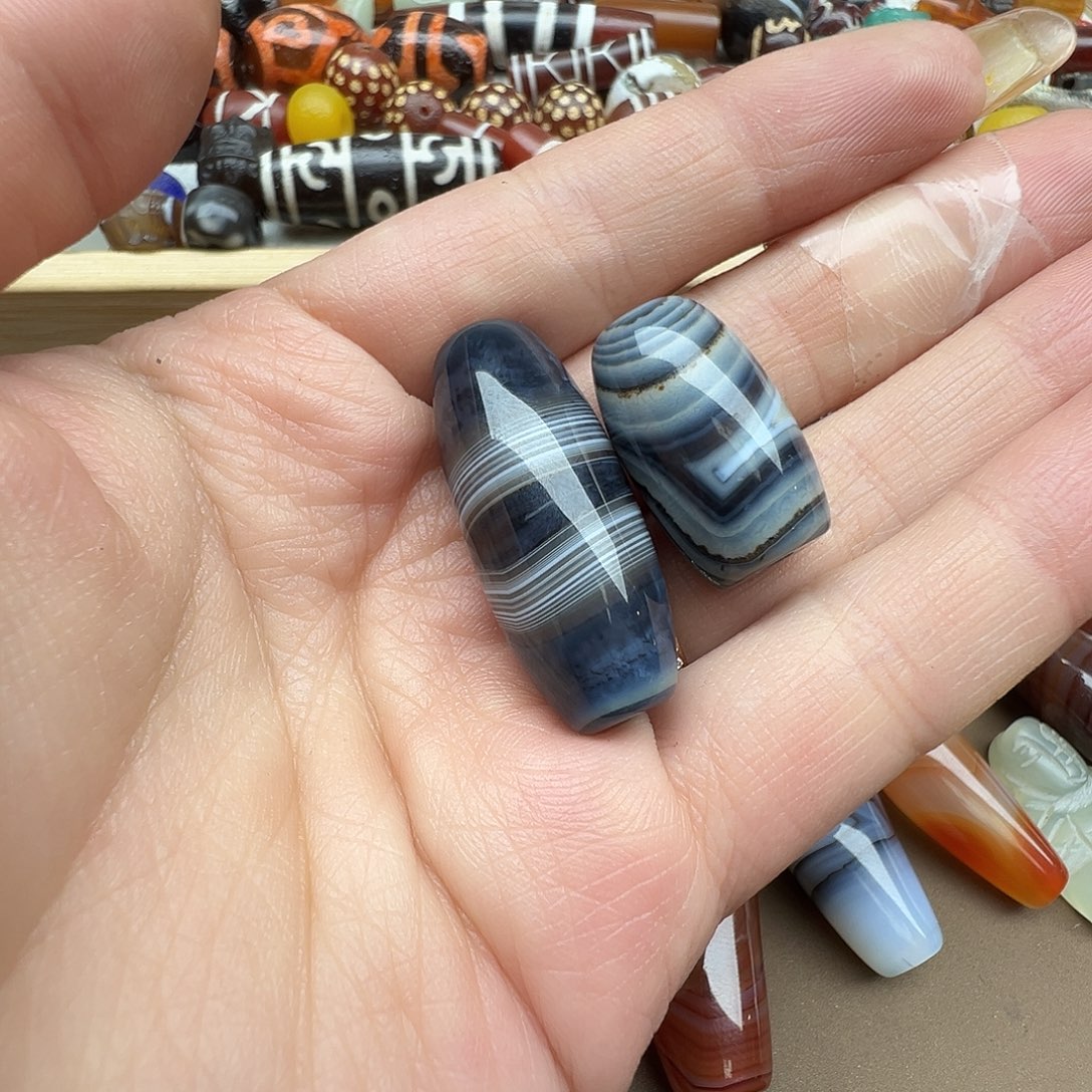 白***）玛瑙/玉髓未镶嵌珠宝半成品