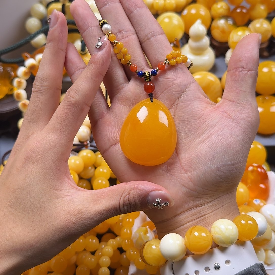 琥珀珠宝奇石未镶嵌水滴