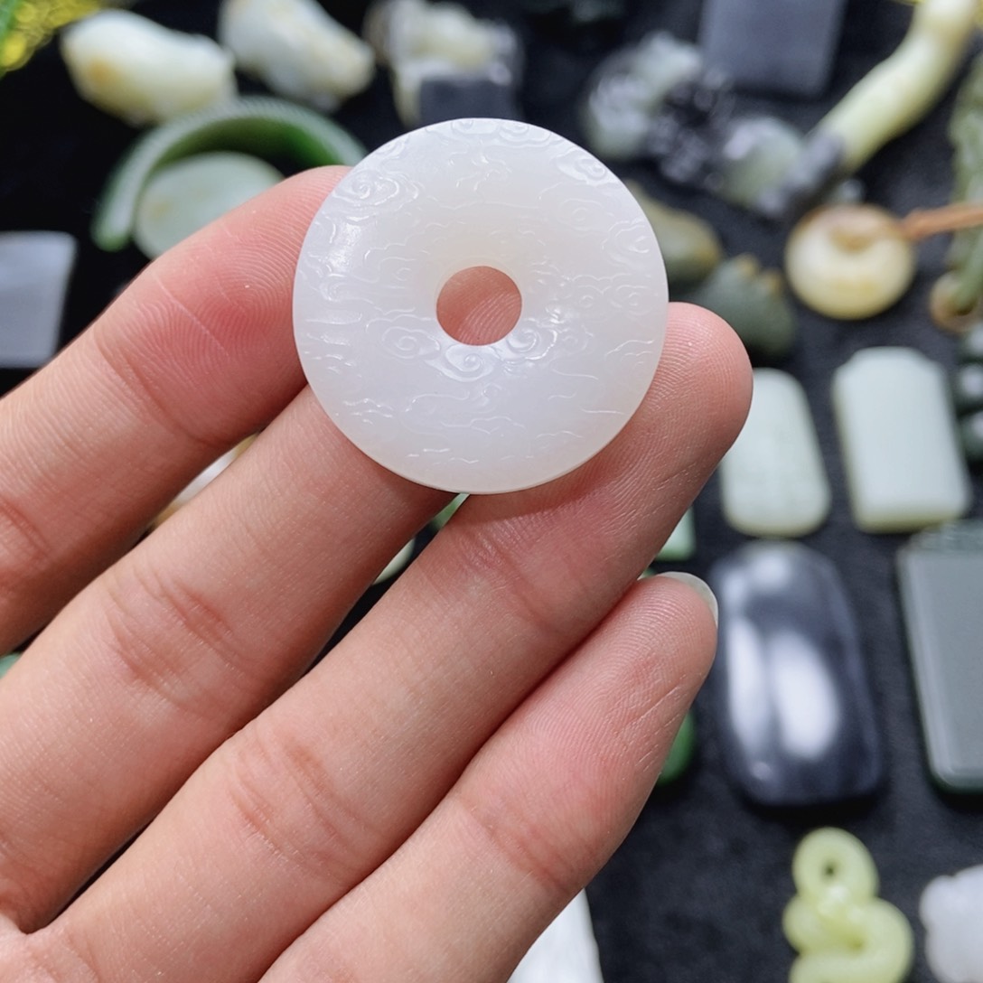 和田玉颈饰未镶嵌