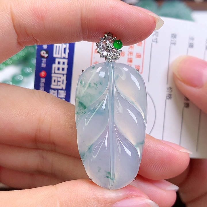 颈饰18K金镶嵌翡翠翡翠
