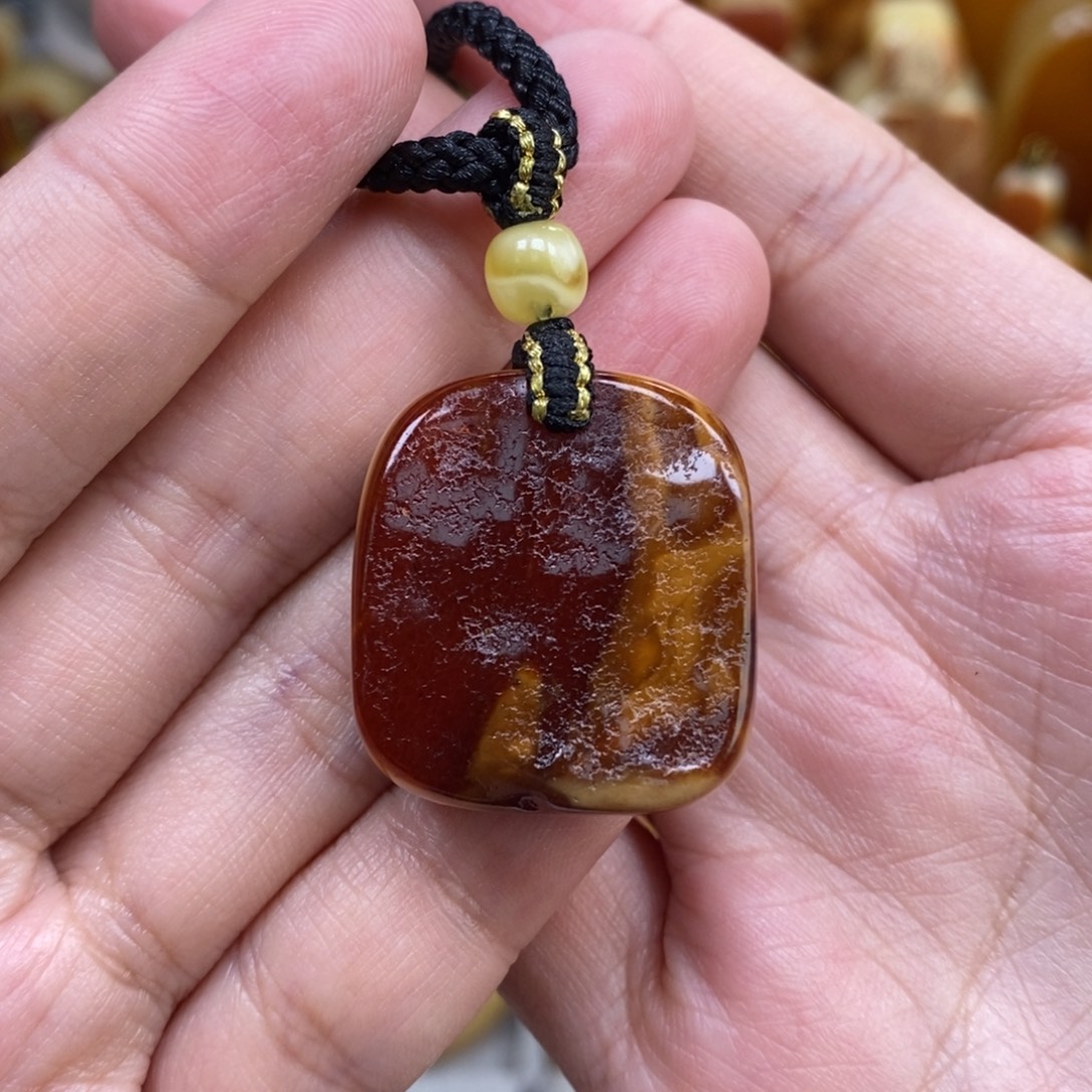 蜜蜡未镶嵌珠宝奇石