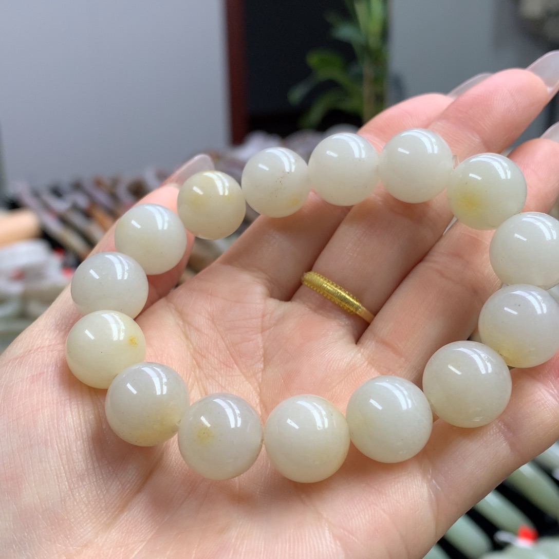 石英质玉未镶嵌串