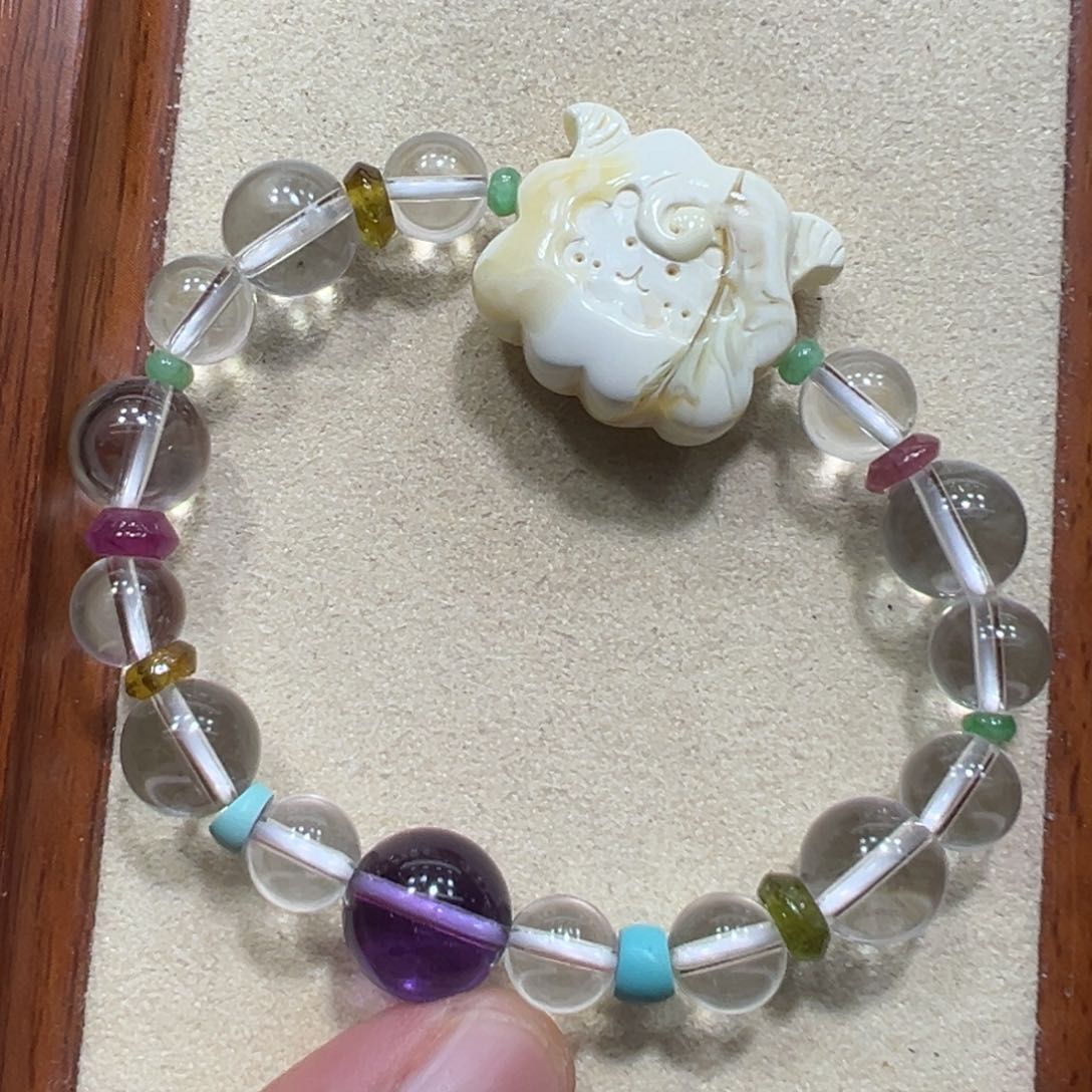 未镶嵌颈饰琥珀原创