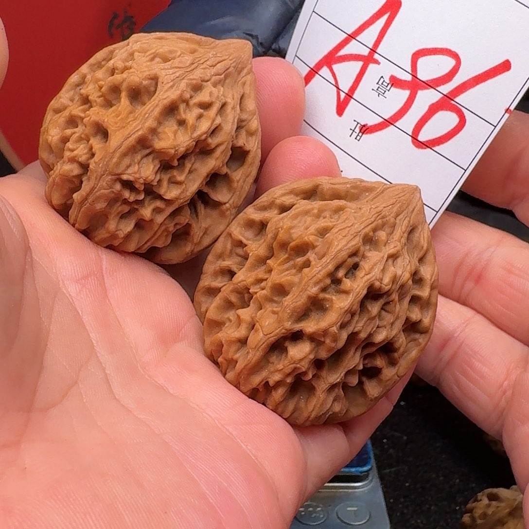 文玩核桃把件鸿*鸡心