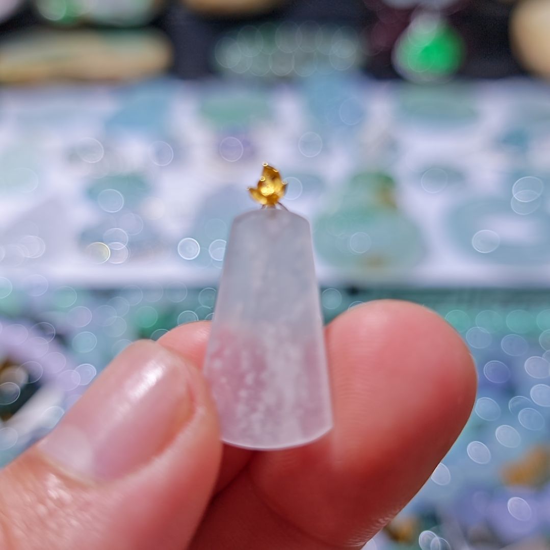 颈饰未镶嵌翡翠一