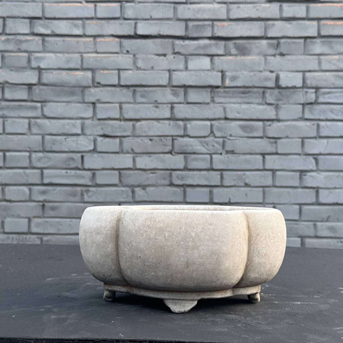 海棠汉白玉赏石盆太湖石石盆 尺寸：长30宽19高11cm