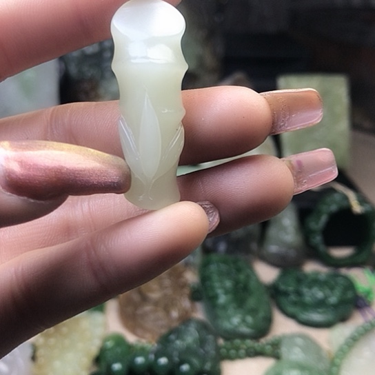 和田玉未镶嵌挂件