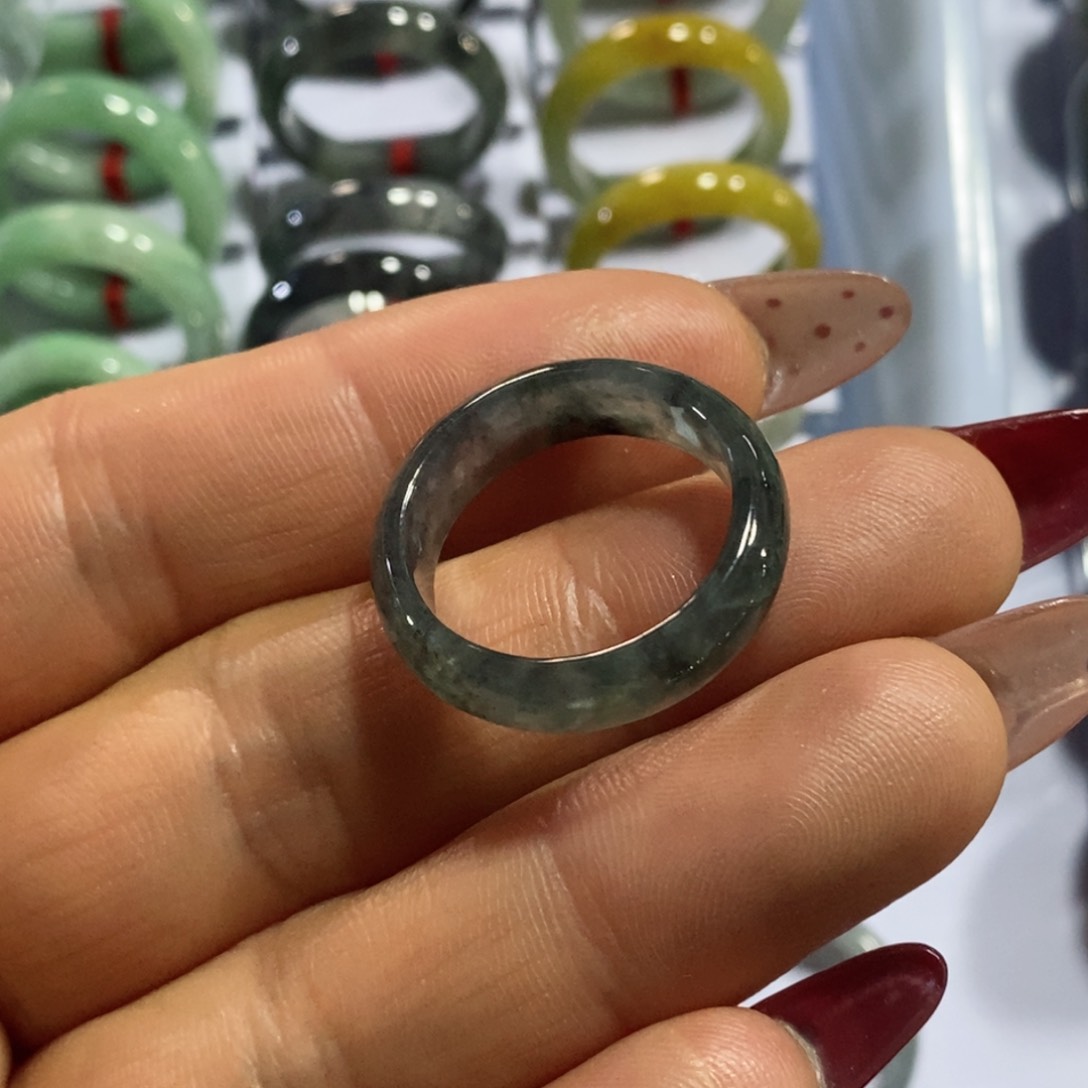 翡翠颈饰未镶嵌翡翠戒指