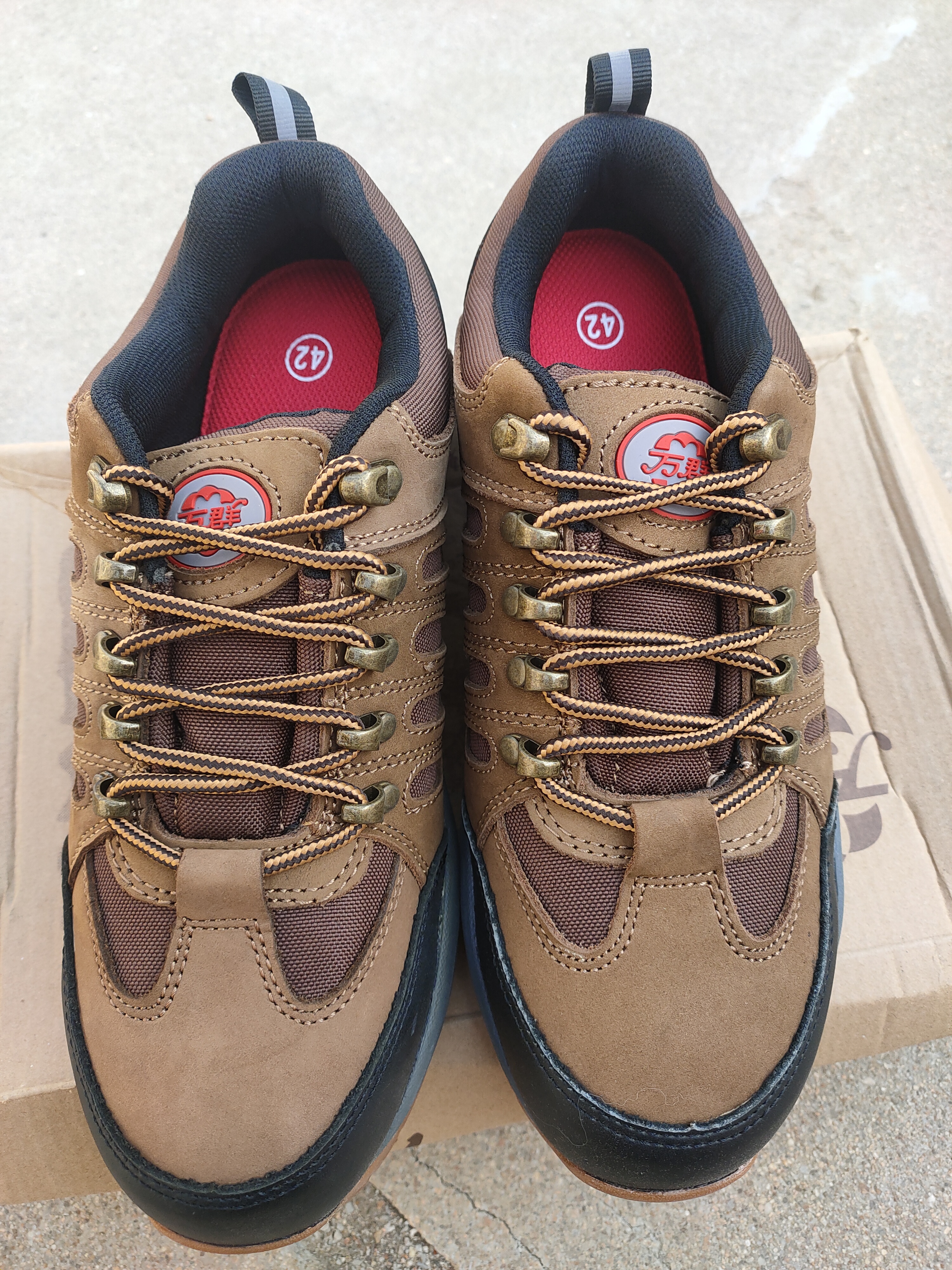 油田牛皮节劳保鞋，万群劳保鞋，没钢头