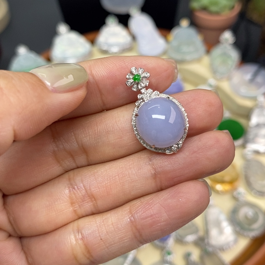 翡翠颈饰18K金镶嵌A货翡翠