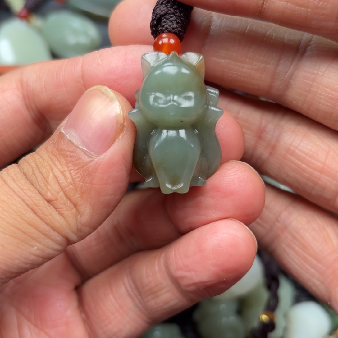 和田玉吊坠未镶嵌