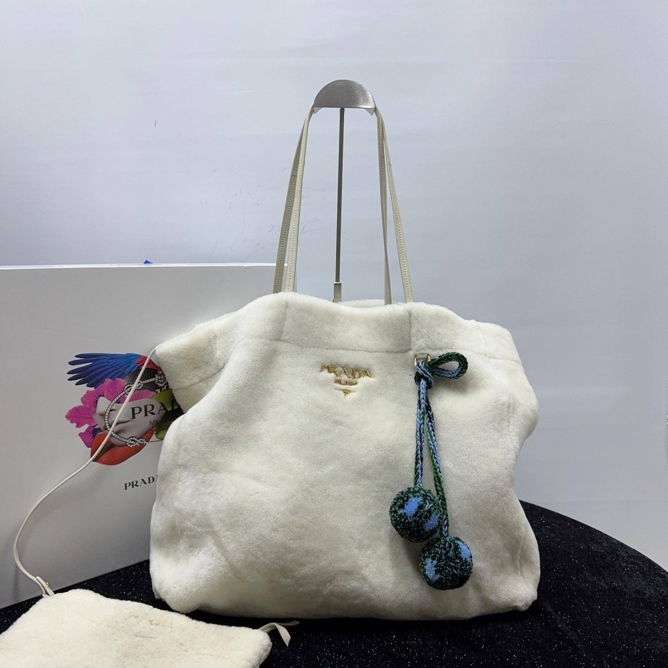 胖虎熙少/普拉达/95新/公价0/箱包/两用包/31T2501130161