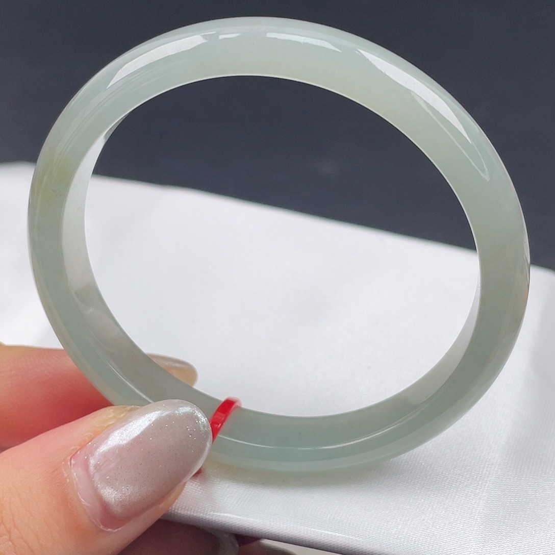 翡翠未镶嵌手镯52贵妃