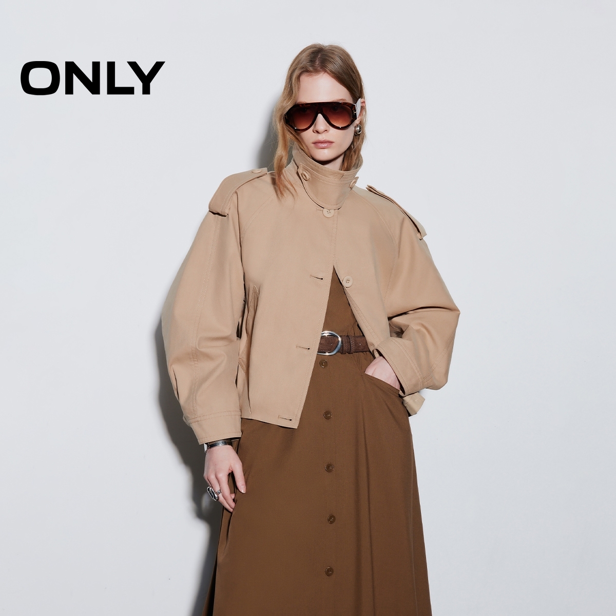 ONLY2026春季新款花苞底摆插肩袖短款单排扣风衣外套女|126136003