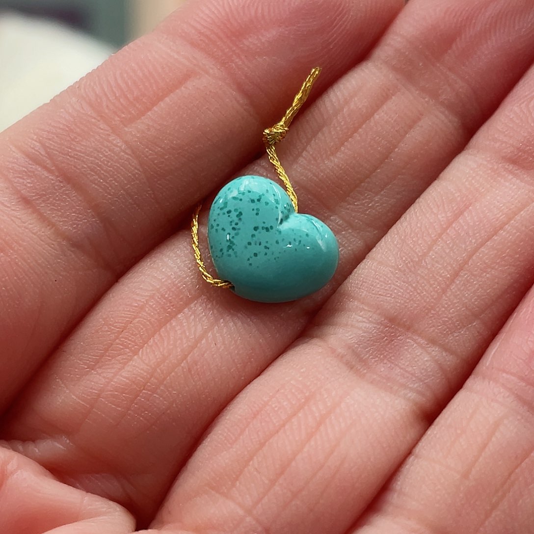 绿松石颈饰未镶嵌