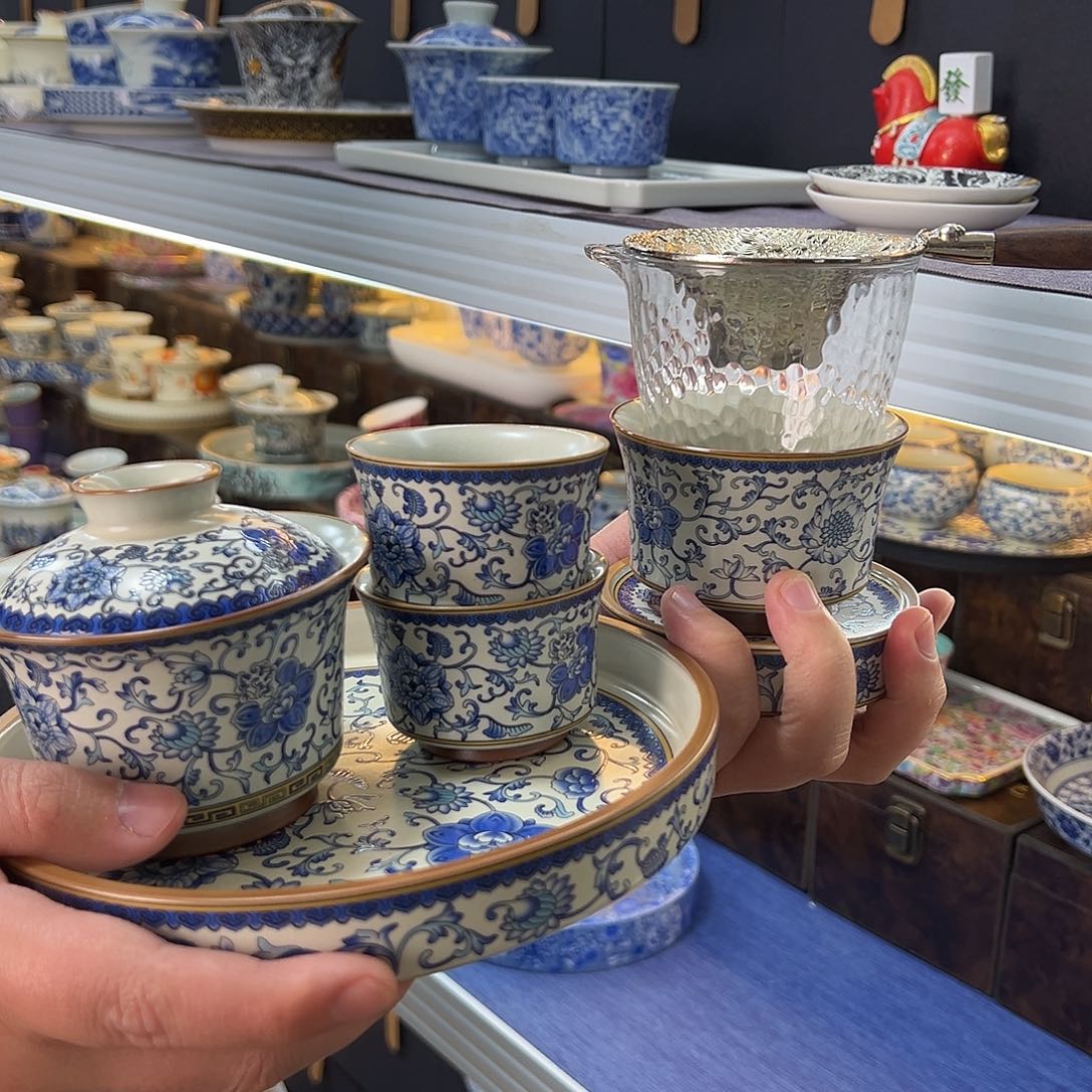 我们的目标是成为一个优秀的人我们
