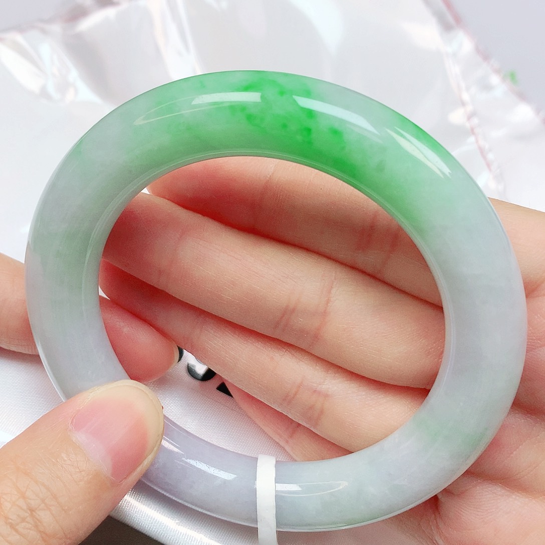 翡翠手镯未镶嵌抖音892