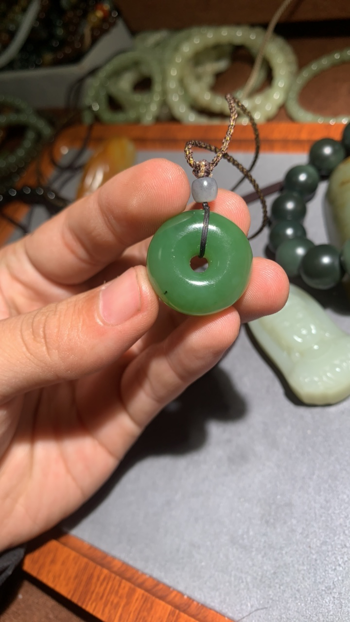 新疆和田玉精工单圈手串