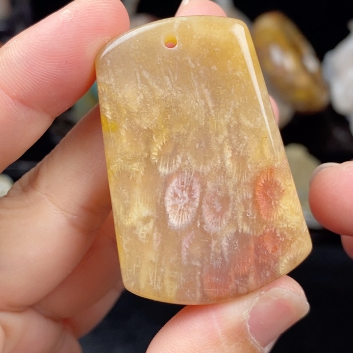 未镶嵌手镯（圆镯）硅化玉