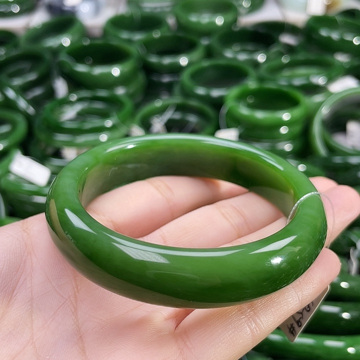 未镶嵌手镯和田玉（碧玉）