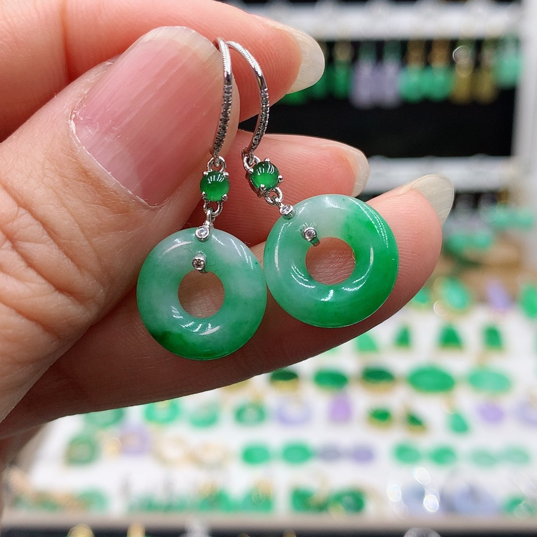 翡翠耳饰18K金镶嵌的