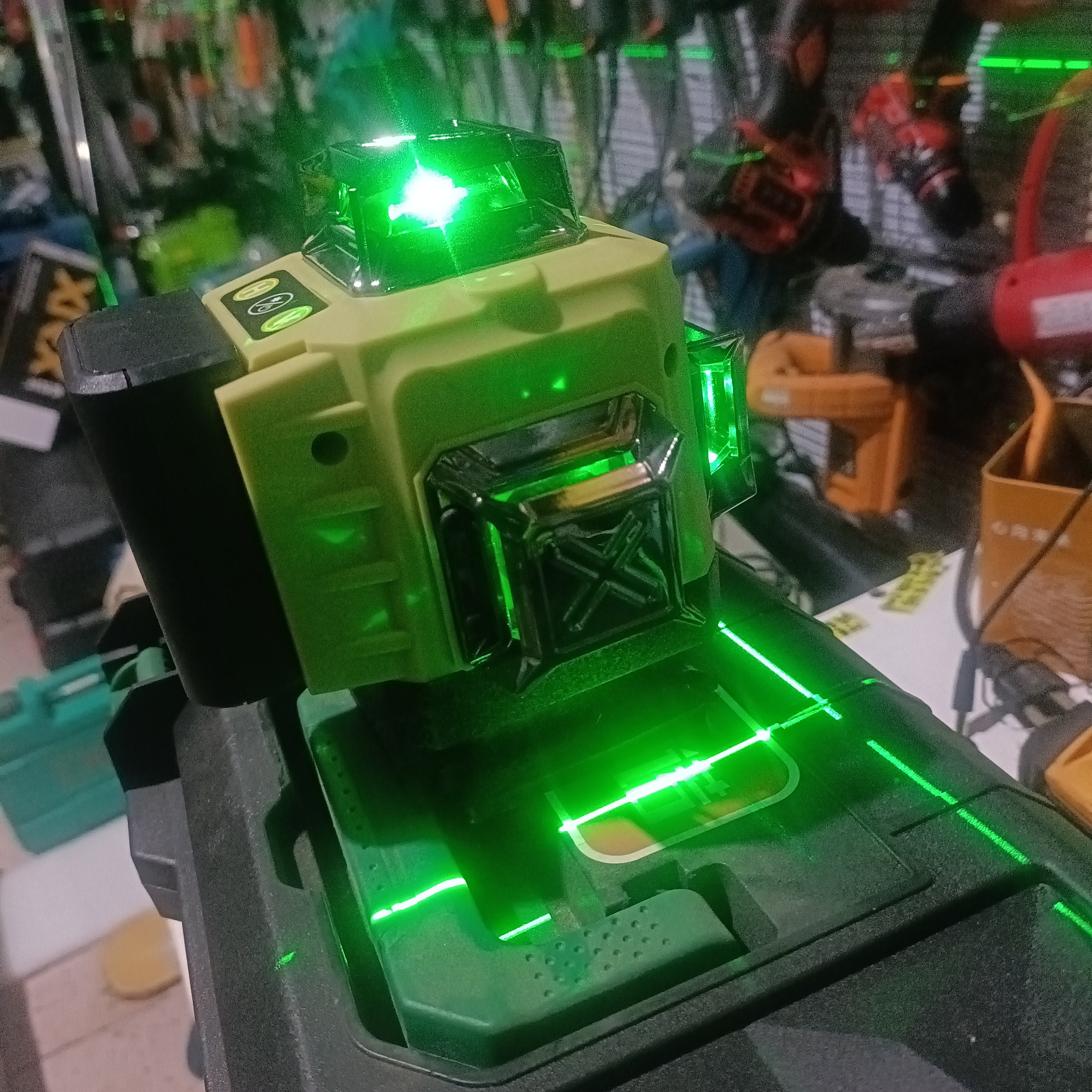 16线水平仪 贴墙仪 水平仪 平线仪 激光仪