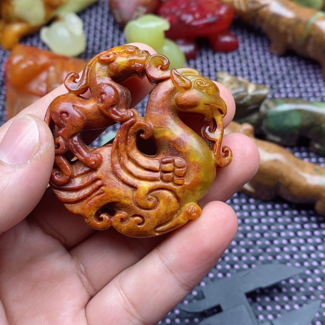 蛇纹石玉颈饰足银镀金镶嵌