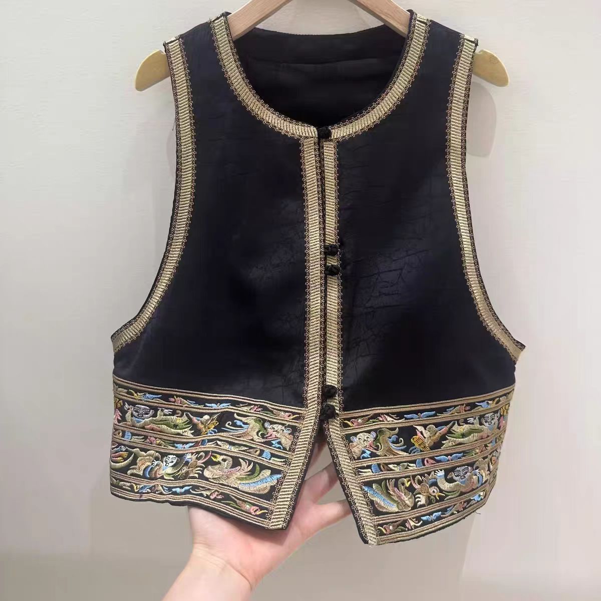 中国风牛仔马夹圆领马甲拼接复古无袖秋季纽扣刺绣