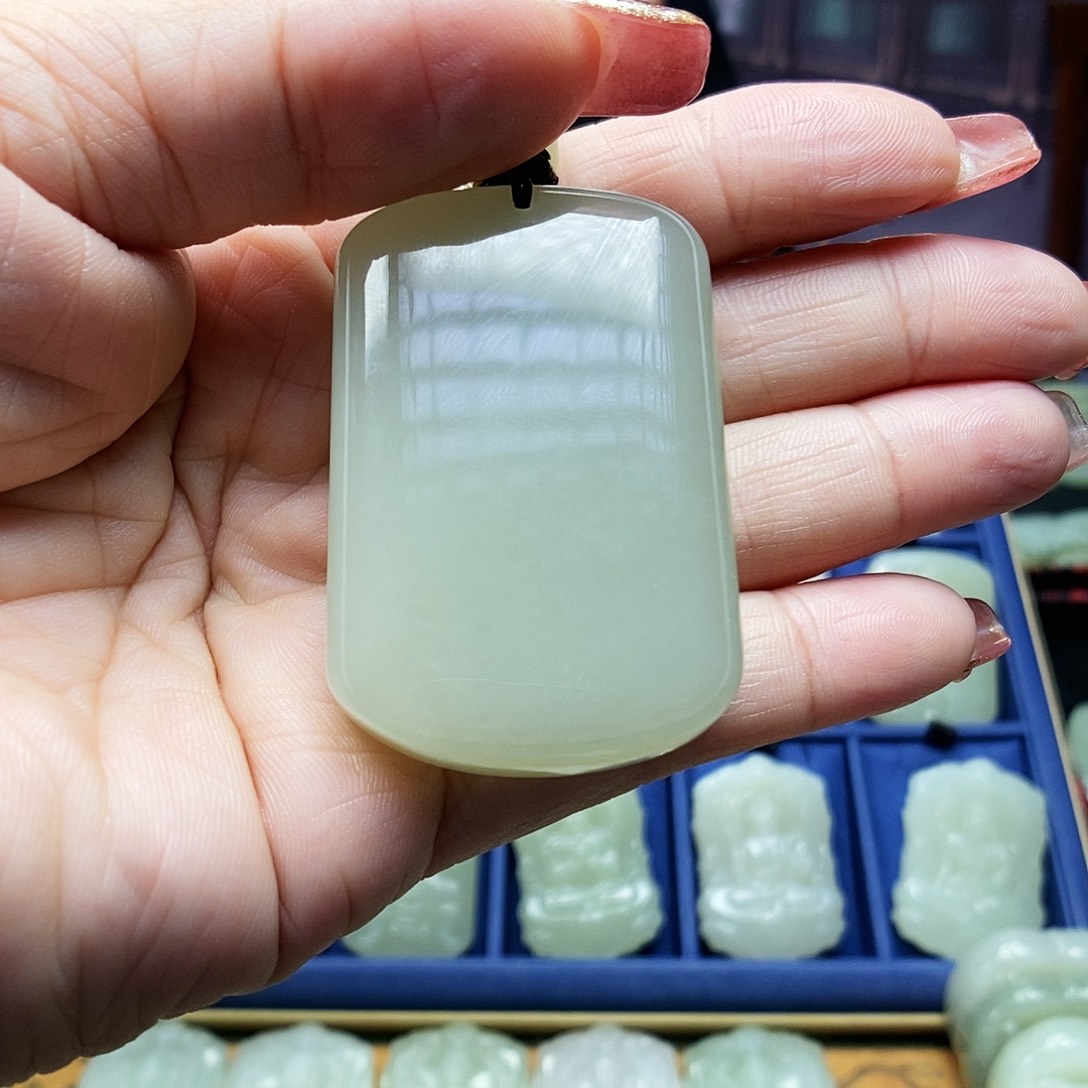 和田玉颈饰未镶嵌蒋****材