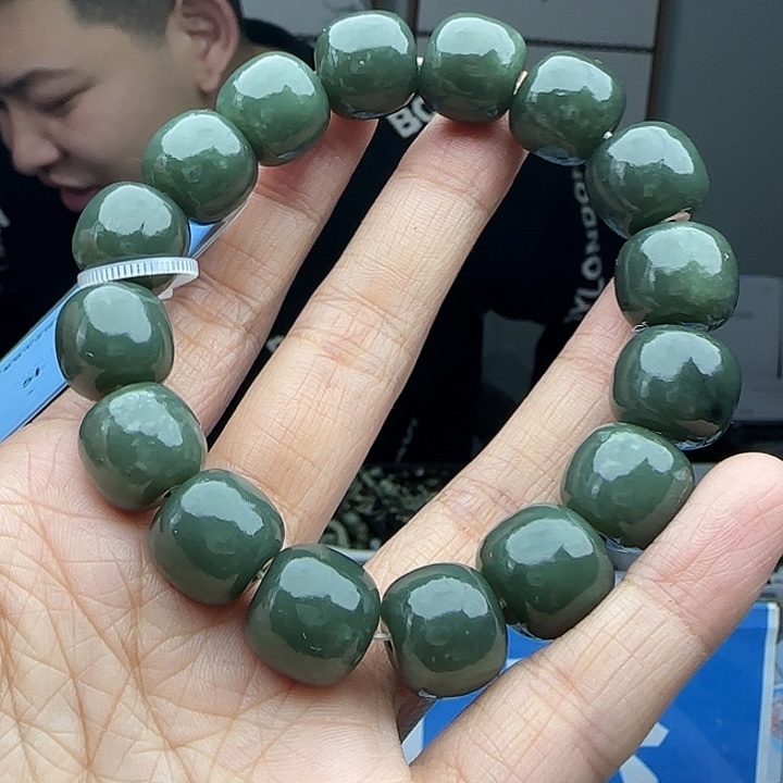 和田玉未镶嵌颈饰有棉