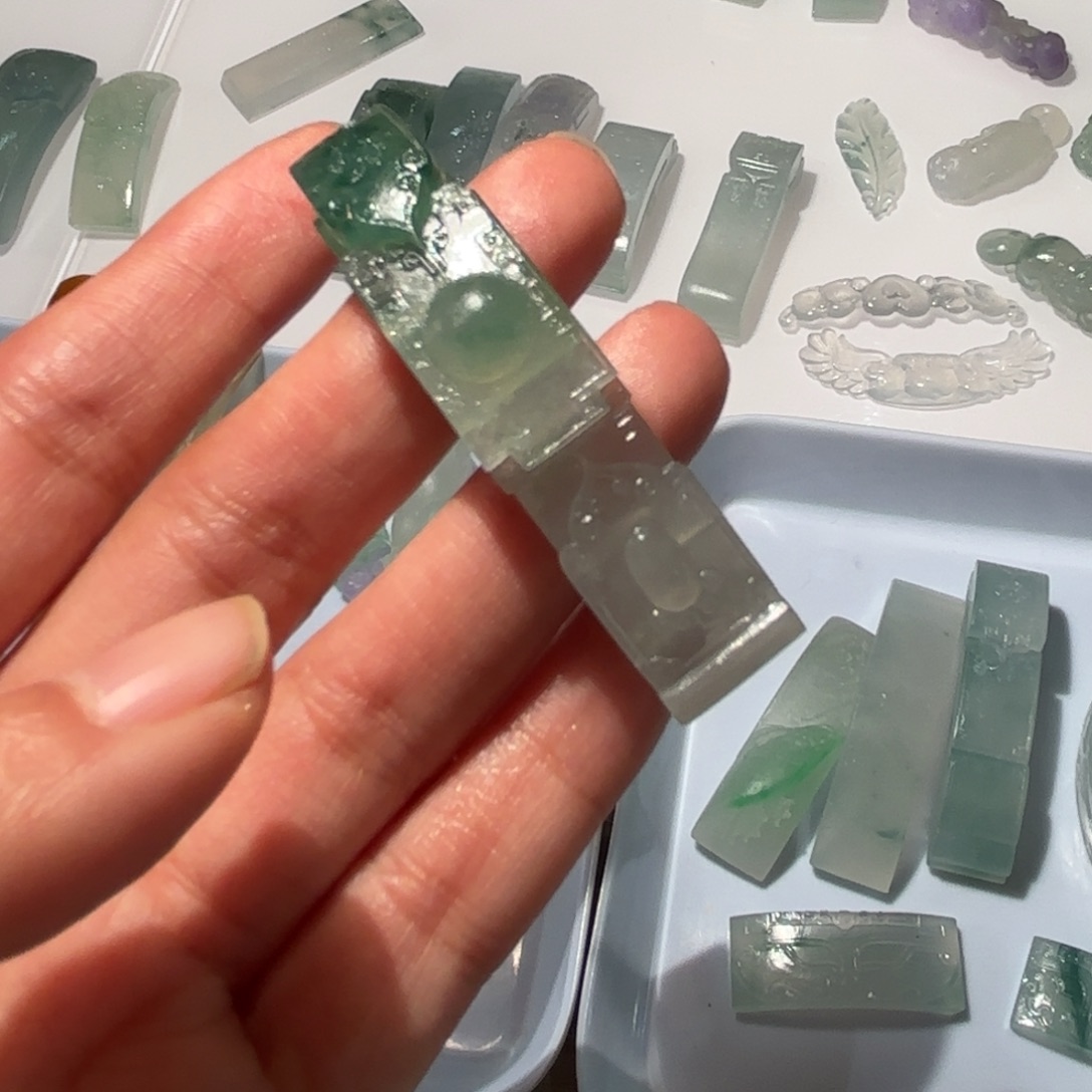 定制翡翠未镶嵌仿古手牌