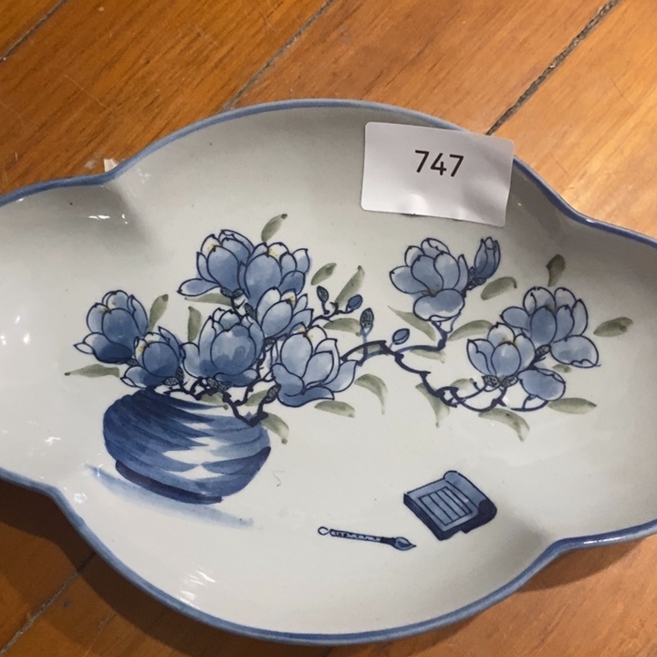 请***腿青花瓷景德镇手绘玉兰花盘子