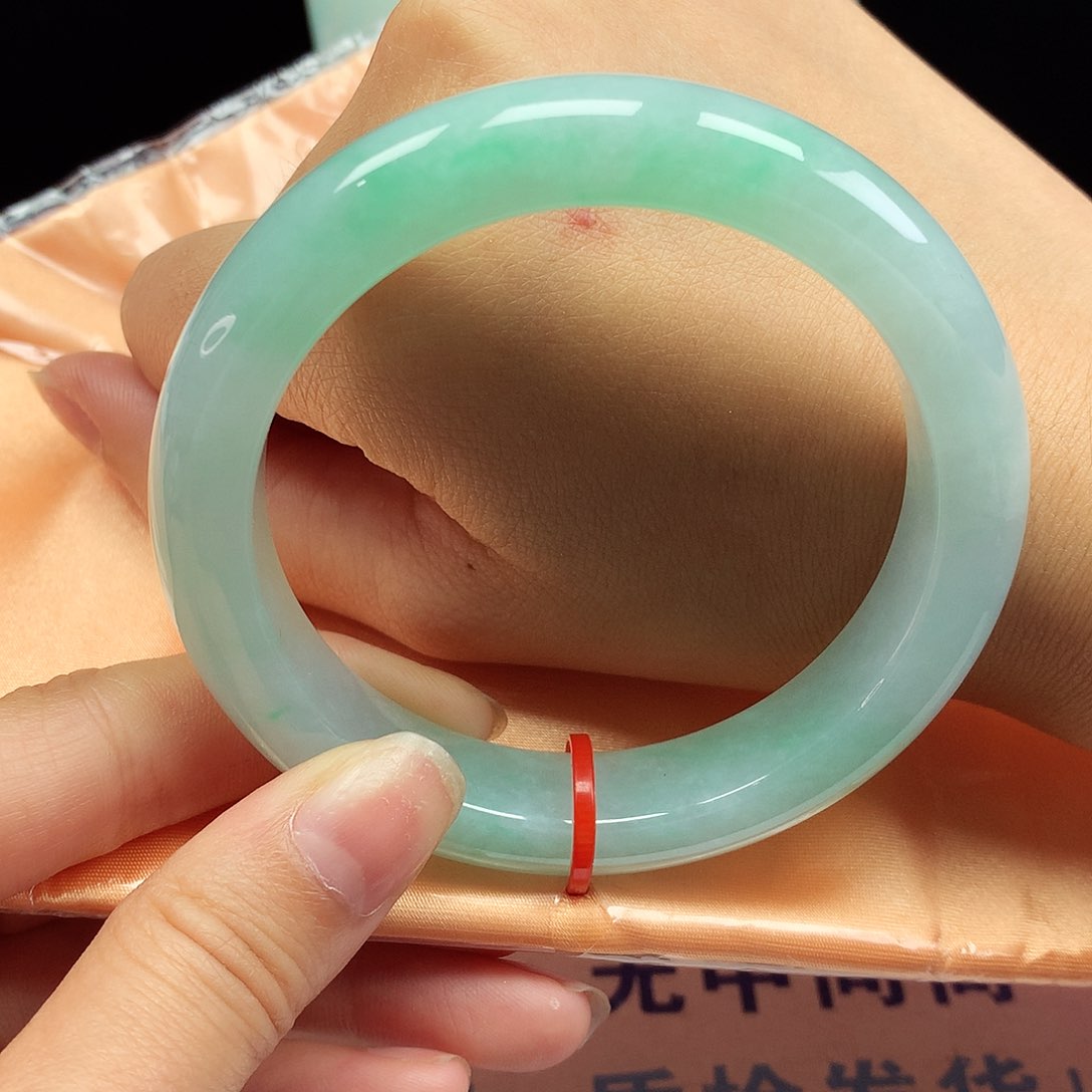 翡翠手镯未镶嵌翡翠手镯56