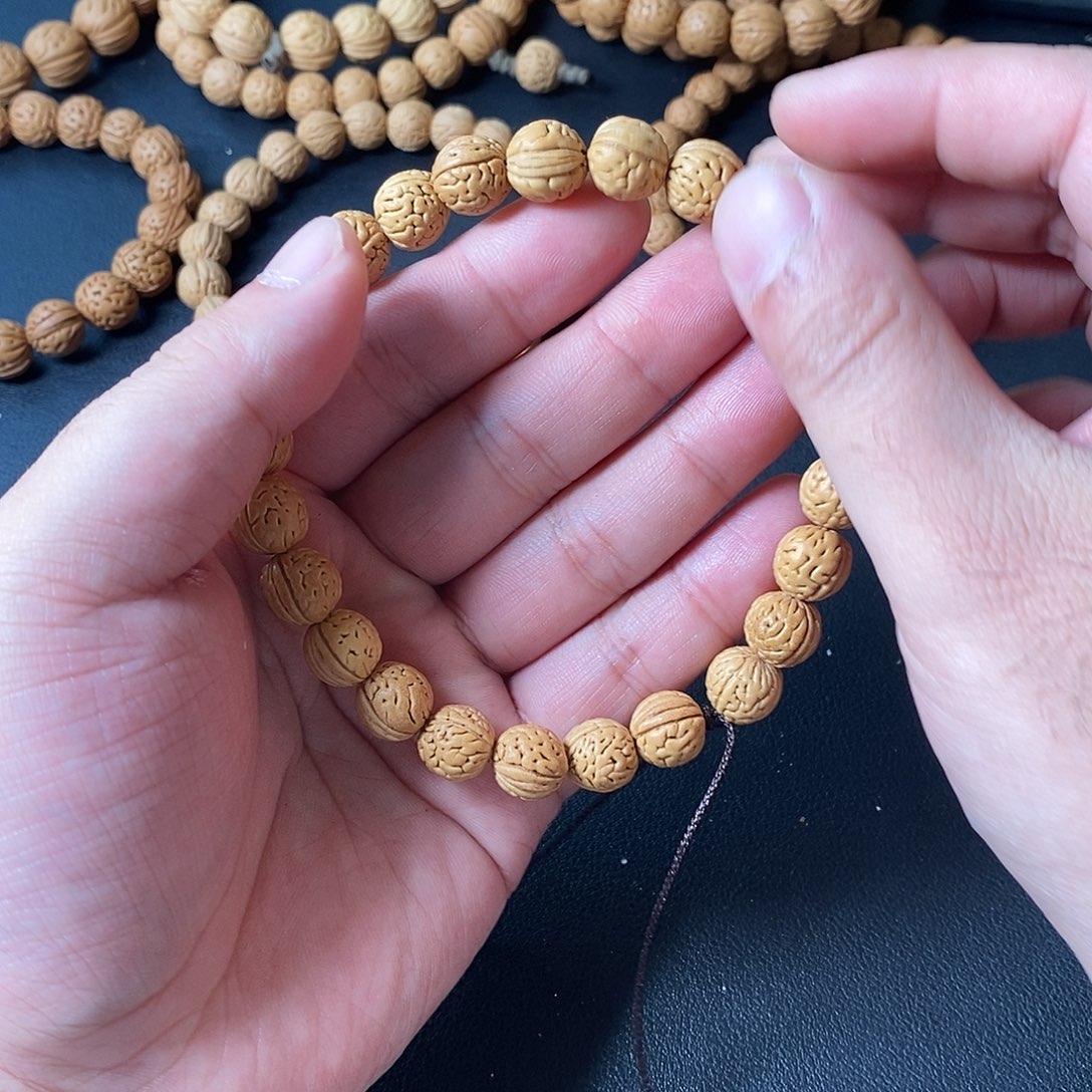 庸***人磊落出品180红红火火