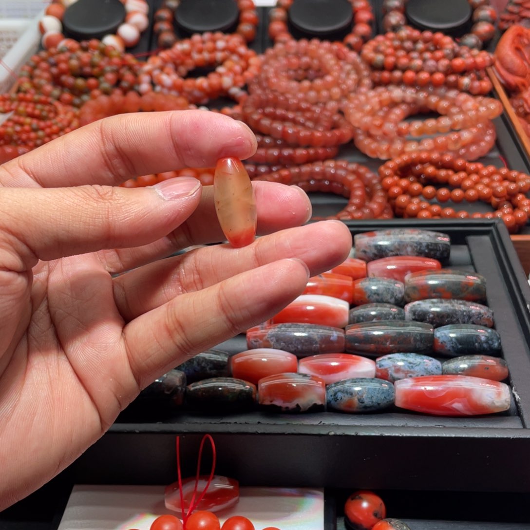 南红玛瑙手链未镶嵌發**?